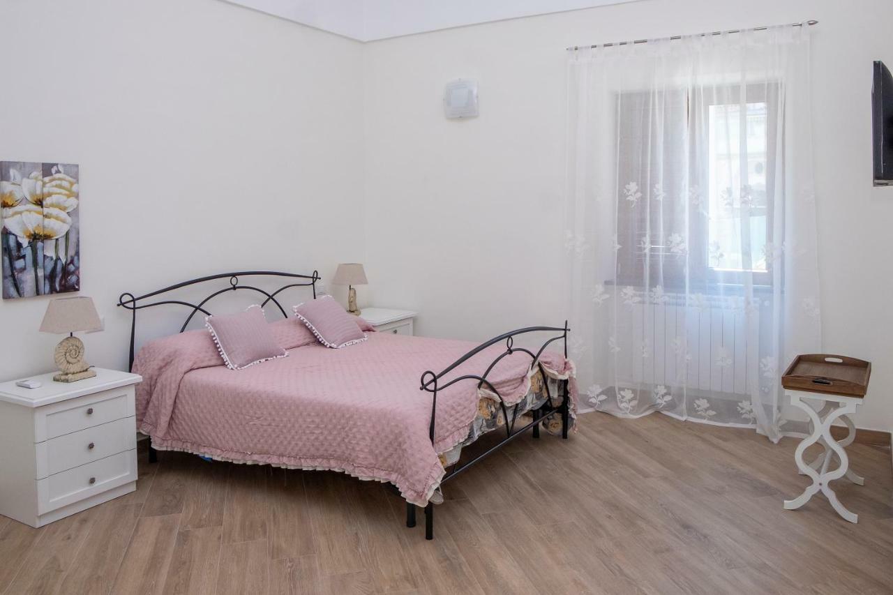 Appartamento In Villa Ariel Вико-Экуенсе Экстерьер фото